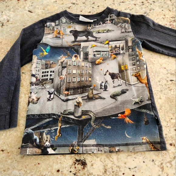 Molo Top size 104 EUC - Picture 1 of 5